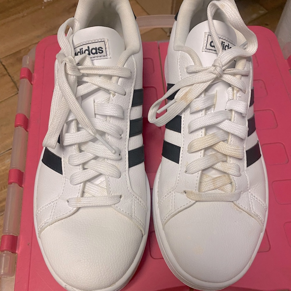 Women’s Adidas Tennis Shoes